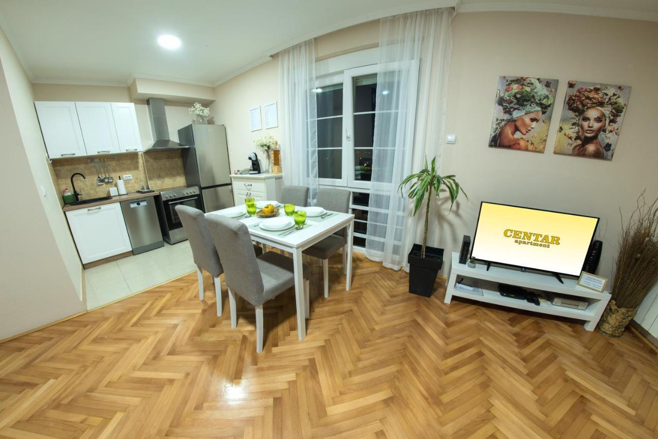 Apartman Centar โปชาเรวัซ ภายนอก รูปภาพ