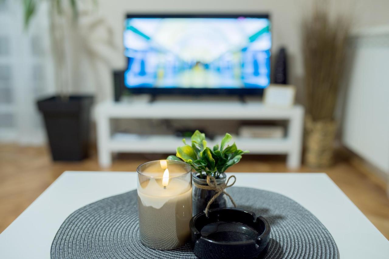 Apartman Centar โปชาเรวัซ ภายนอก รูปภาพ