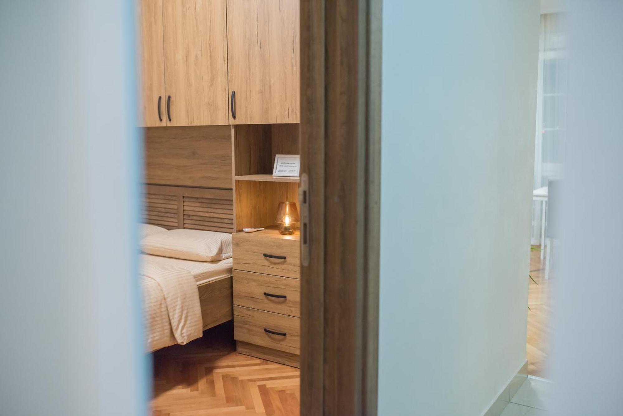 Apartman Centar โปชาเรวัซ ภายนอก รูปภาพ