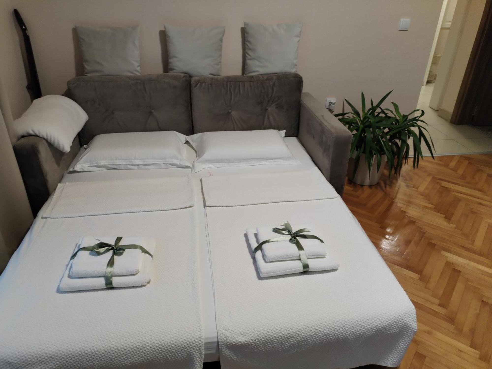 Apartman Centar โปชาเรวัซ ภายนอก รูปภาพ